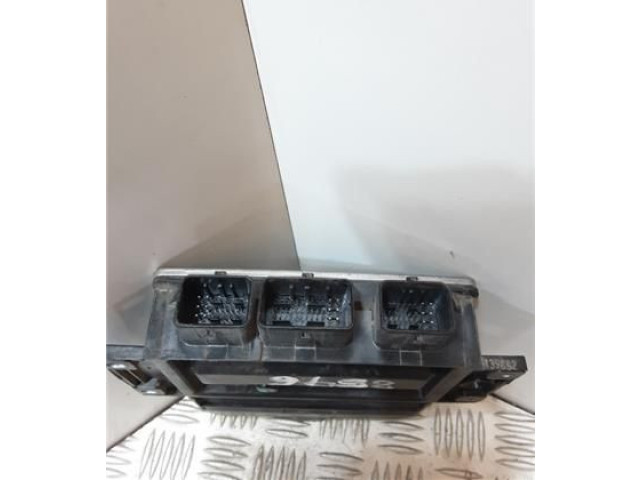 Блок управления 8200911568, 8200785530   Dacia Logan I