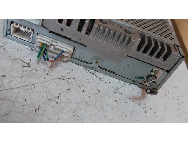 Радио/ проигрыватель CD/DVD / навигация