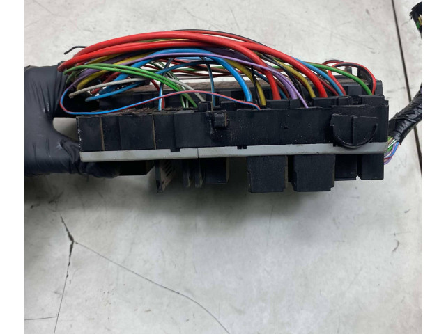 Блок предохранителей  8676284, 8645716   Volvo V70    