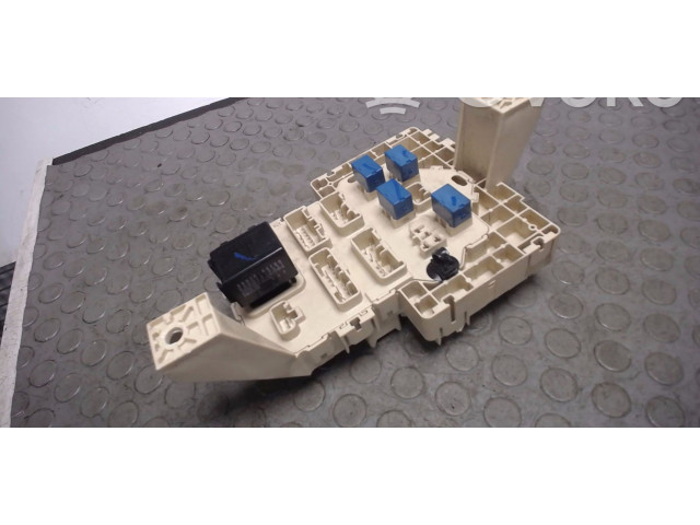 Блок предохранителей  YV1B0L   Suzuki Splash    