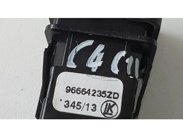 Включатель открытия топливного бака