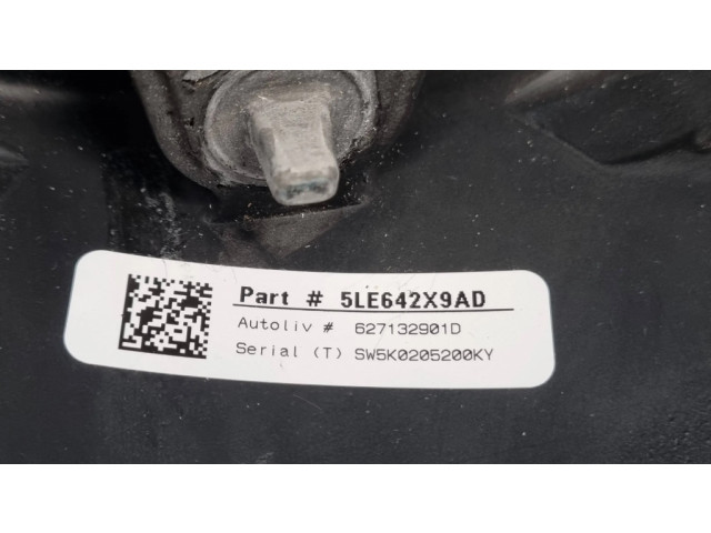 Руль Dodge Challenger   5LE642X9AD, 627132901D      