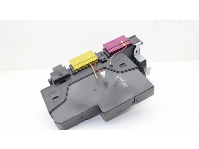 Pojistková skříňka 2049060105, 2049019602 Mercedes-Benz C W204 2011