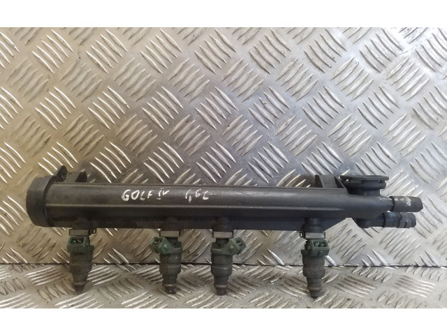 Топливная рампа 06A133317A   Volkswagen Golf IV  