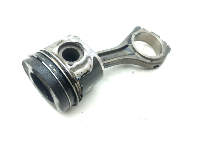 Поршень с шатуном 204DT Land Rover Discovery Sport