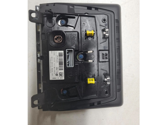 Дисплей Renault Clio V