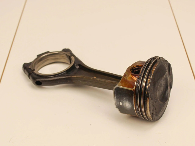 Píst Jaguar XF X260 pro benzínový motor 3.0