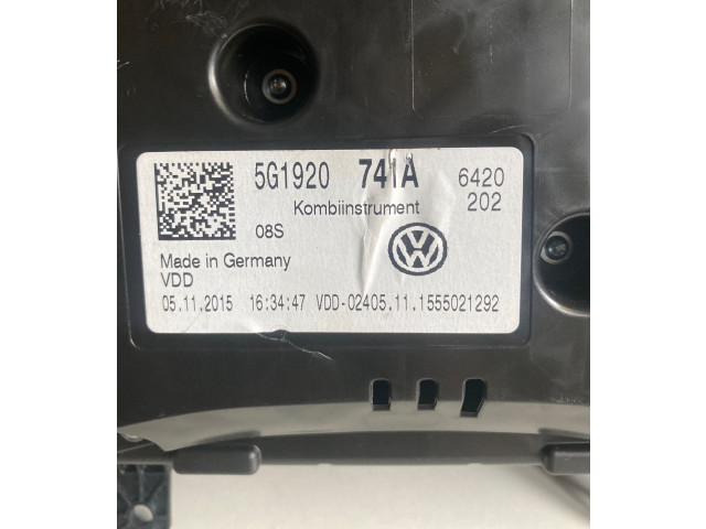 Панель приборов 5G1920741A, 1555021292   Volkswagen Golf VII       
