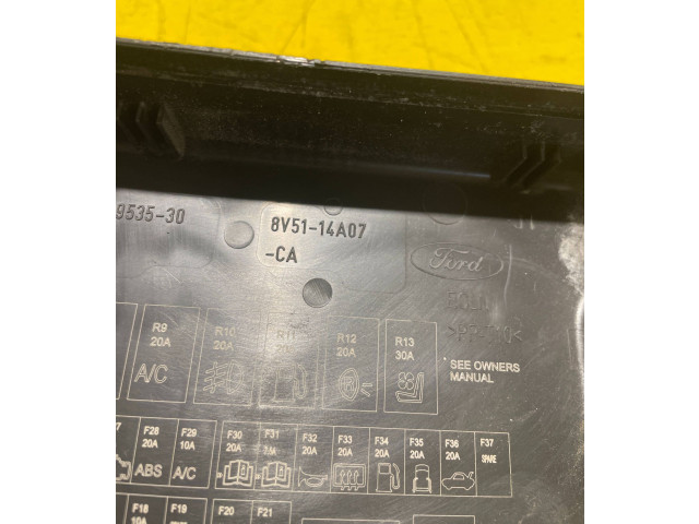 Pojistková skříňka 8V5114B144BA Ford Fiesta 2009