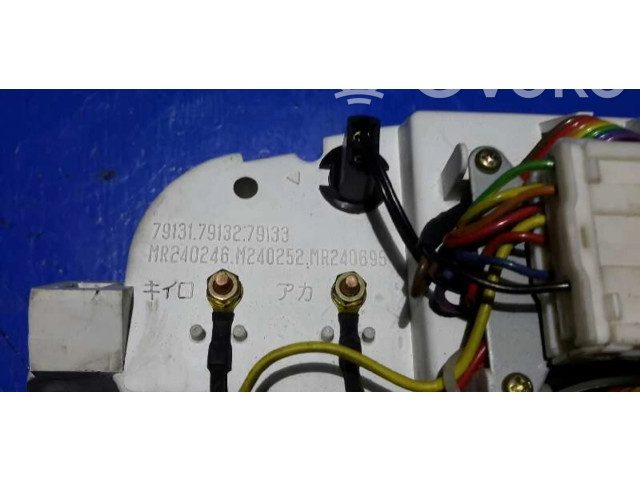 Панель приборов MR417965, 79135021 Mitsubishi Montero