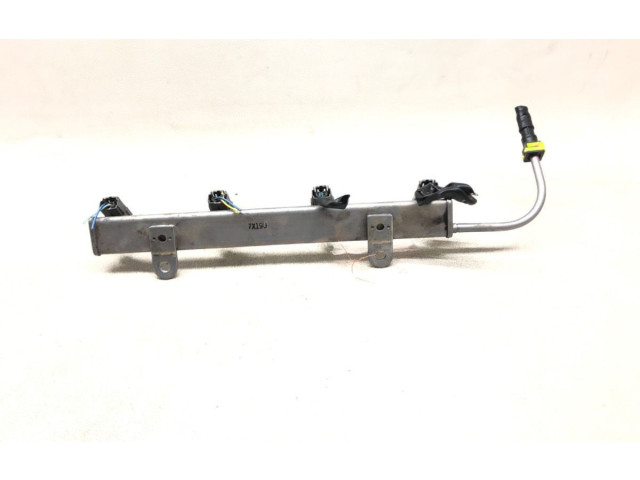 Топливная рампа KME340C1465A412 Mitsubishi Outlander