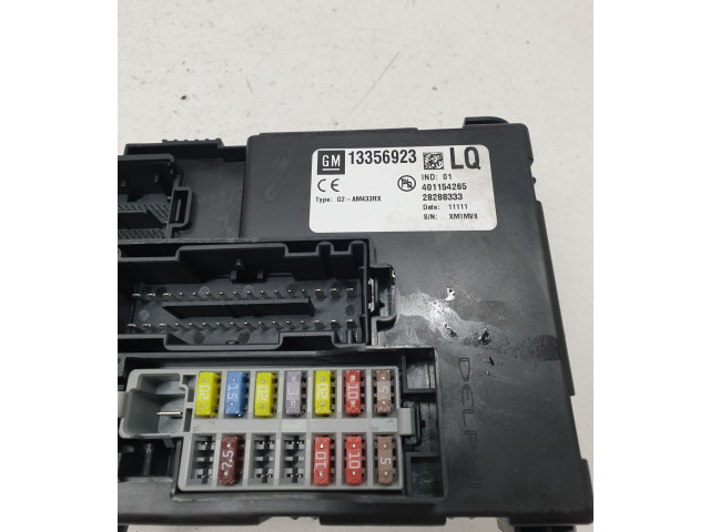 Блок предохранителей 13356923 Opel Meriva B