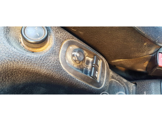 Zpětné zrcátko Peugeot 206+