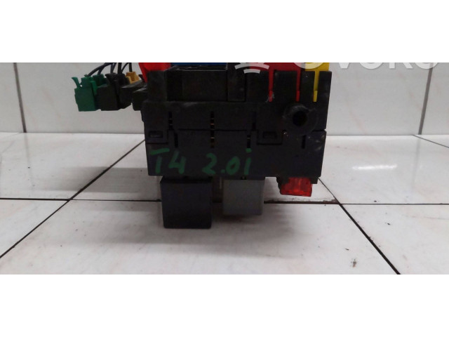 Блок предохранителей  3A0972559   Volkswagen Transporter - Caravelle T4    