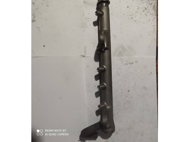 Vstřikovací lišta 03L089C Volkswagen PASSAT B6 pro benzínový motor 2.0