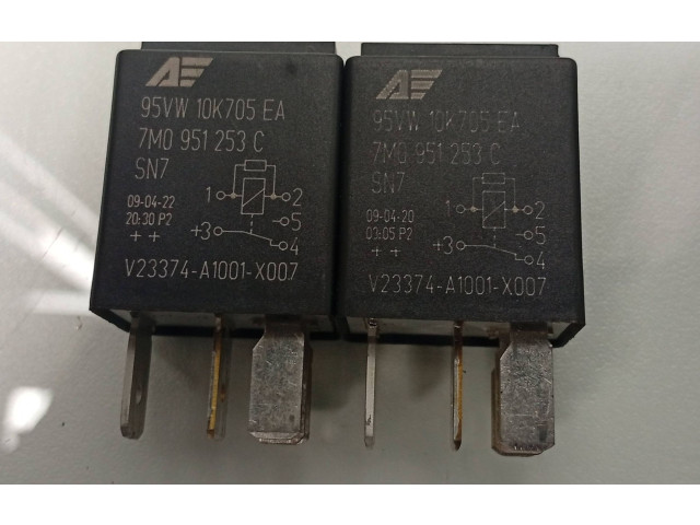 Блок предохранителей  8K2937503, 4E0907282A   Audi A5 8T 8F    