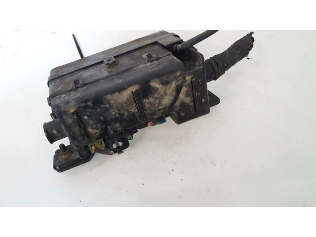 Pojistková skříňka KIA Carnival 2001