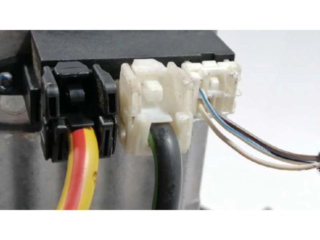 Руль Ford Fiesta 2006-2008 года 8V513C529KP, COLUMNADIRECCION