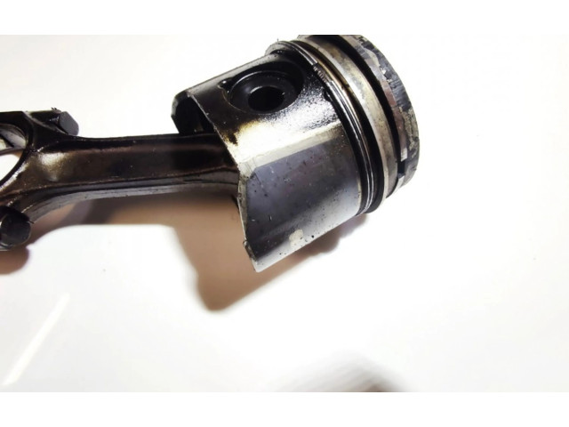  Поршень с шатуном    Peugeot Expert  