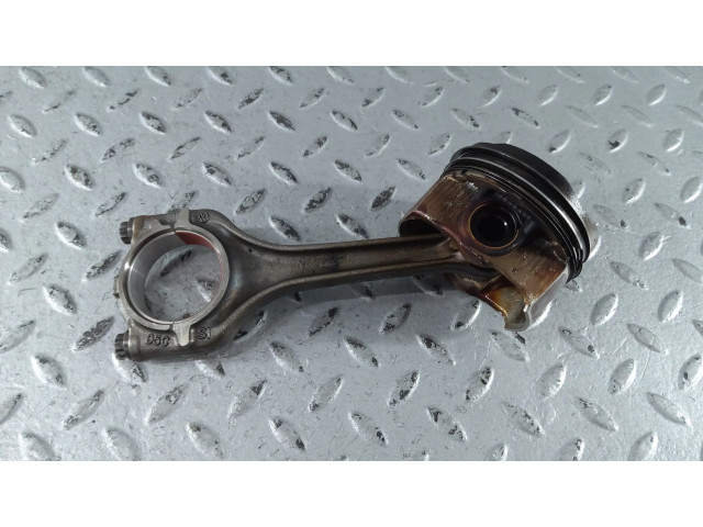 Поршень с шатуном 05C107065A, 05C198401A Skoda Fabia Mk4 (6VA) для бензинового двигателя 1.0