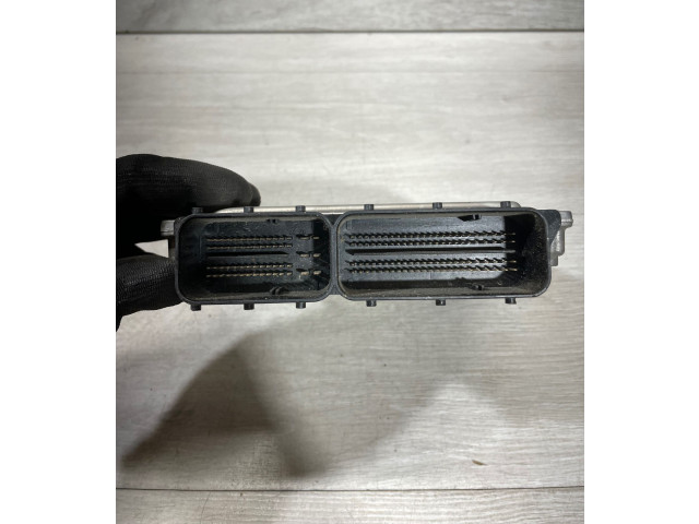 Řídící jednotka 7799856, 0281012707 BMW 5 E60 E61 2008