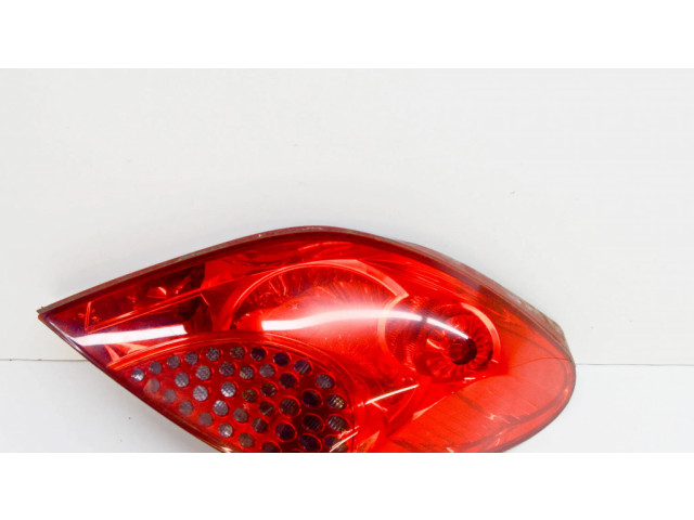 Задний фонарь правый 9680179080, VP5PFX13N004AA Peugeot 207 CC 2007-2014 года