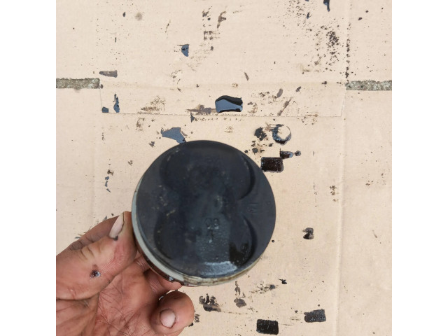 Píst Honda Civic pro benzínový motor 1.3 D13b2