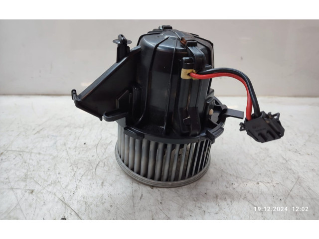 Вентилятор печки    8T0820521F, X5490006   Audi Q5 SQ5