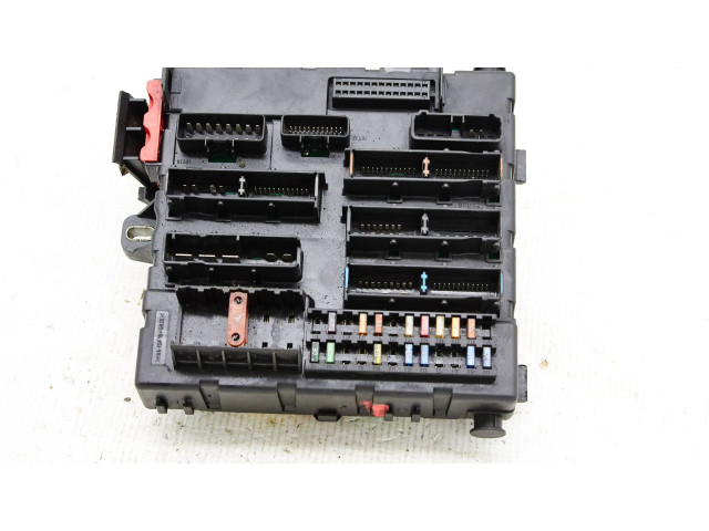 Блок предохранителей 13170890, 519049100 Opel Vectra C