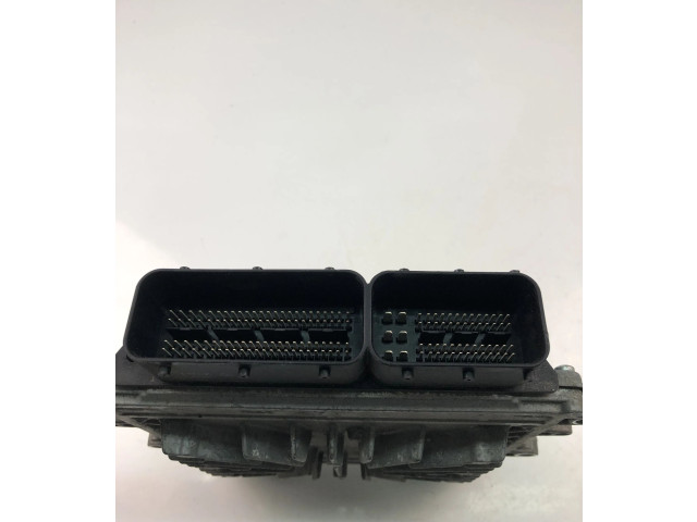 Блок управления двигателем Блок управления 31336983, 0281018414   Volvo V70