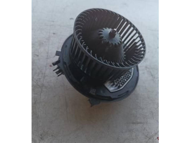 Вентилятор печки 5Q0907521F Volkswagen Golf VII