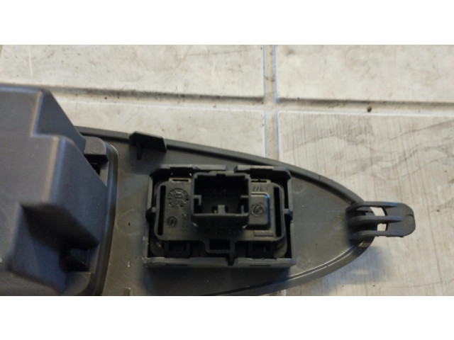 Включатель электрических окон