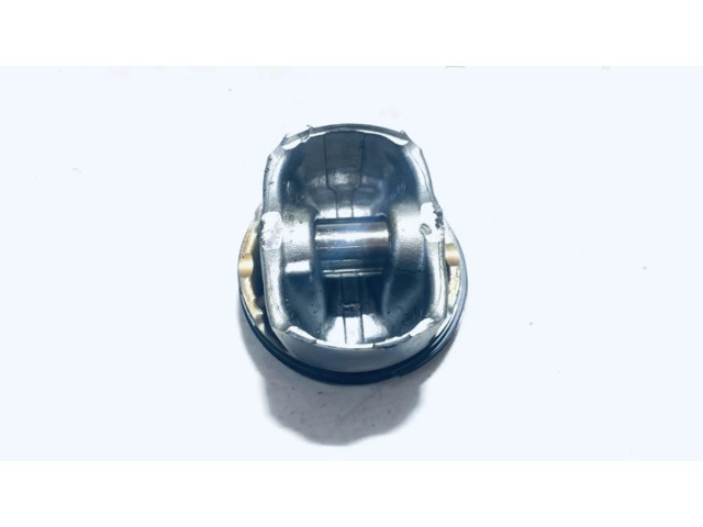 Píst BMW 7 F01 F02 F03 F04 pro benzínový motor 3.0