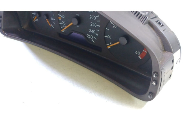 Панель приборов    Mercedes-Benz E W210       