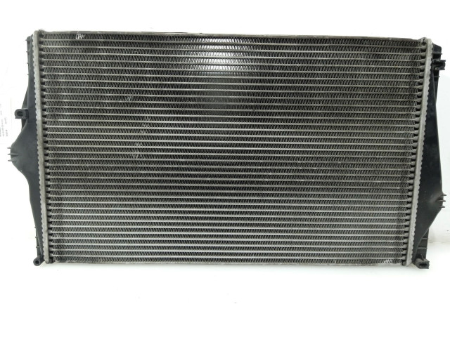 Интеркулер  31274553, 8627375   Volvo XC90 