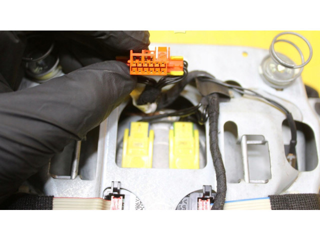 Подушка безопасности водителя 3D0880201BC   Volkswagen Phaeton