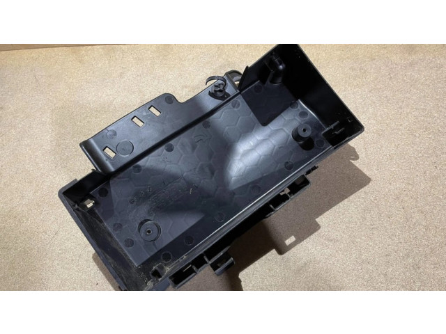 Другая деталь салона