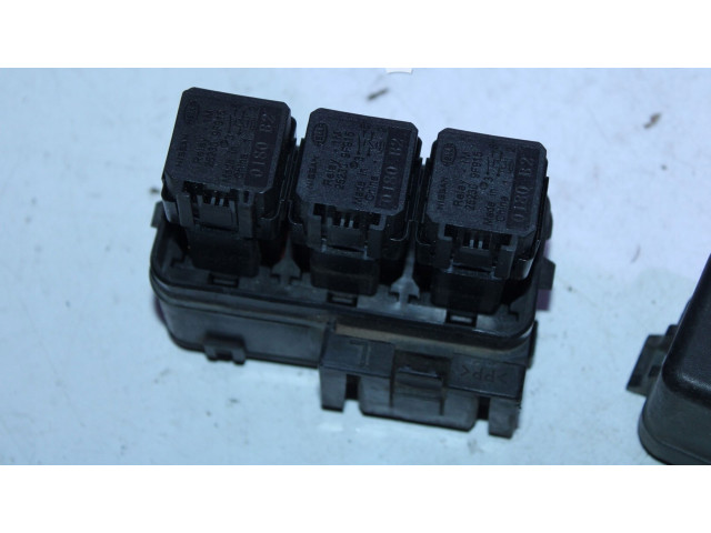 Pojistková skříňka 64200049 Nissan X-Trail T32 2016