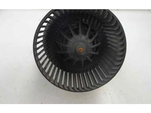 Вентилятор печки       Dacia Duster