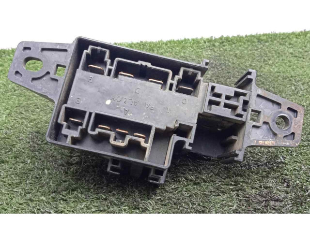 Pojistková skříňka Řídící jednotka BSM 3674065D00 Suzuki Grand Vitara I 2001