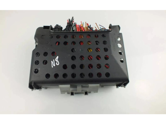 Pojistková skříňka 24412497 Opel Zfira A 2001