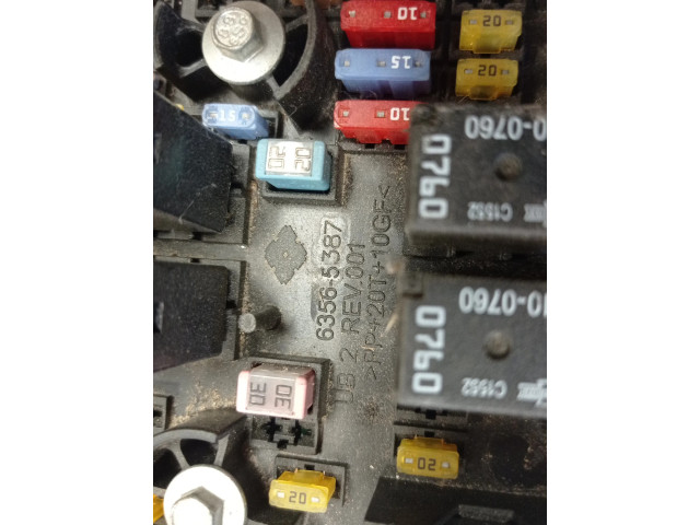 Pojistková skříňka 63565387 Chrysler Pacifica 2018