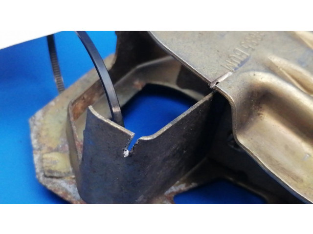 замок багажника 1267501885 Mercedes-Benz S W126 1979-1992 года