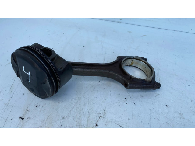 Поршень с шатуном Volvo V40 для бензинового двигателя 1.5