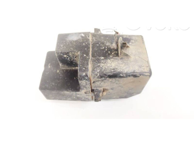 Блок предохранителей Skoda Octavia Mk1 (1U)