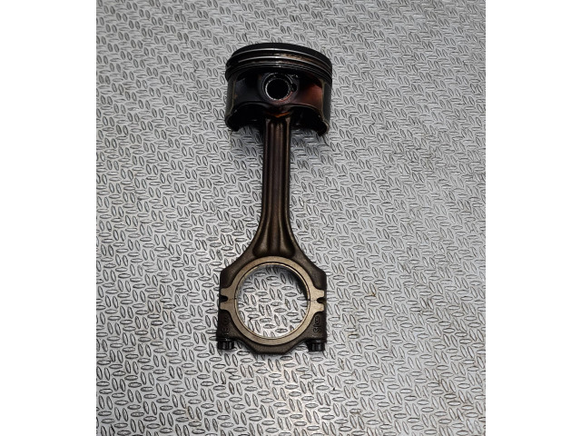  Поршень с шатуном    Audi A3 S3 8P  