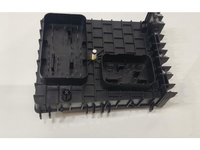 Блок предохранителей 1K0937124H Audi A3 S3 8P