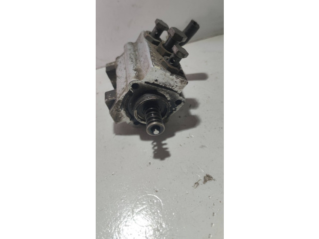 Топливный насос 06D127026H    Audi A4 S4 B6 8E 8H  ALT 