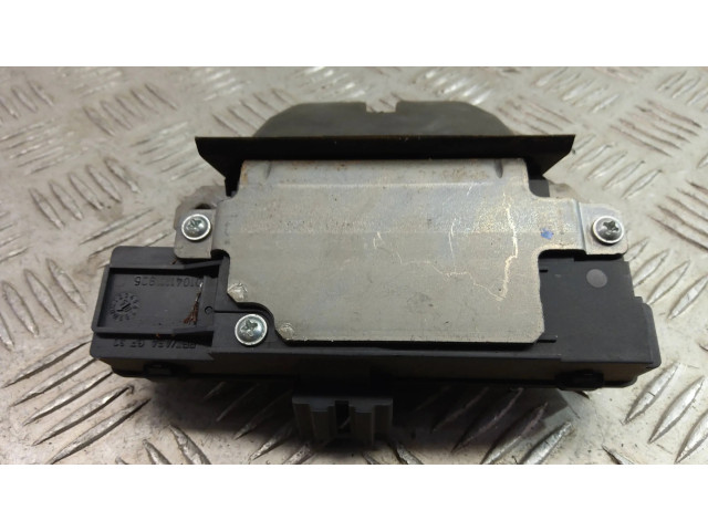 Zámek zadních dveří 3M51-R442A66-CA Ford Focus C-MAX 2006