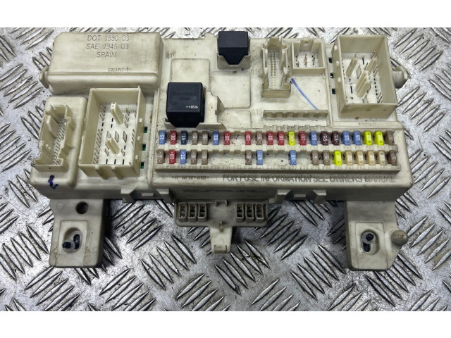   Pojistková skříňka 30728906, 03351756   Volvo S40 2006